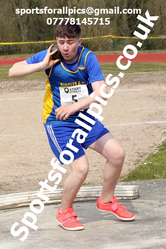 Shot putt, 2021 NECAA Open Graded Meeting, Morpeth. Photo: David T. Hewitson/Sports for All Pics